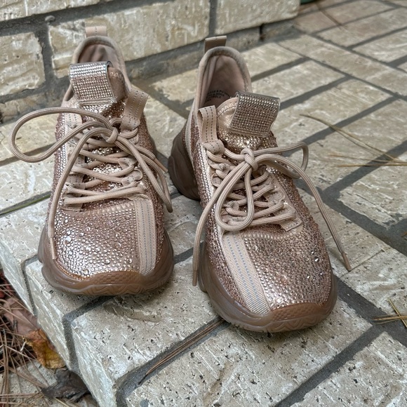 Steve Madden Maxima Sneakers - Picture 3 of 6